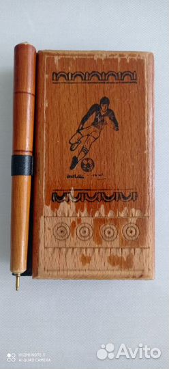 Старые фотоальбомы и записная книжка