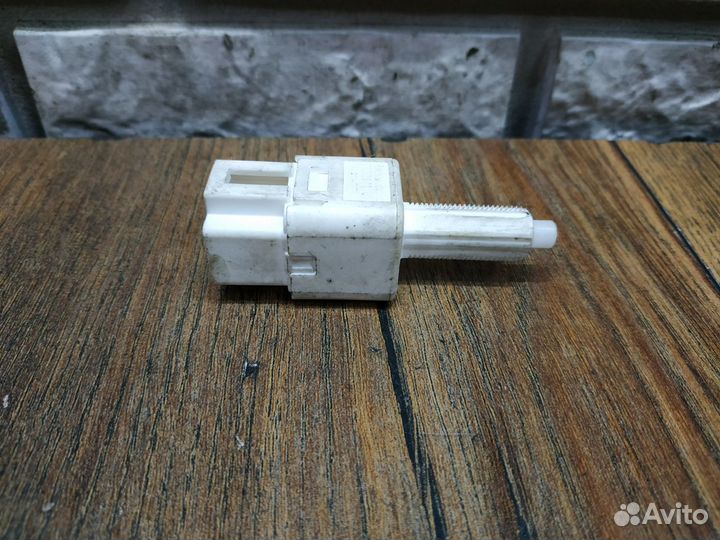 Infiniti Q50 (V37) Выключатель концевой