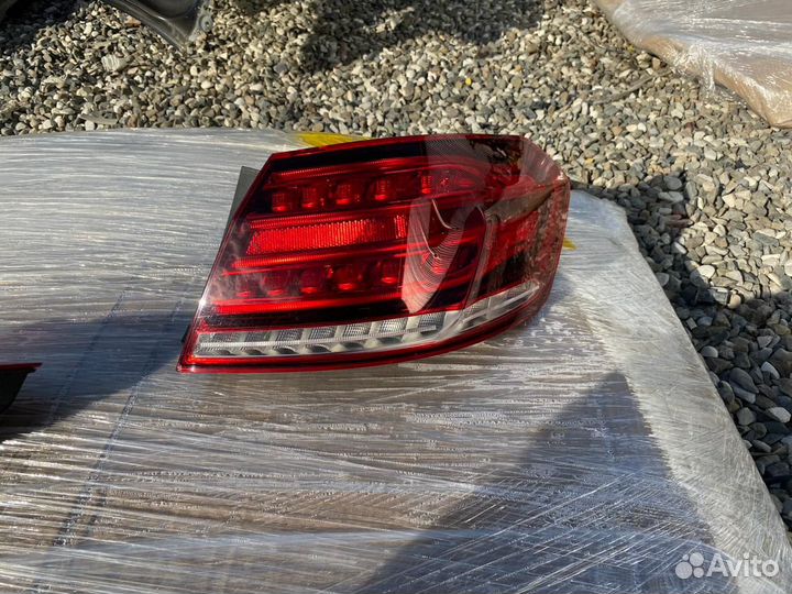 Задний правый фонарь Mercedes Benz w212