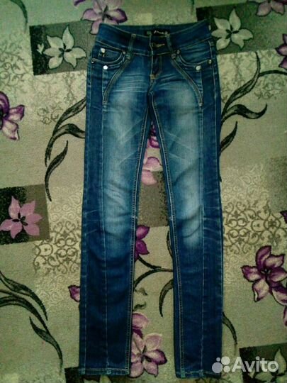 Джинсы