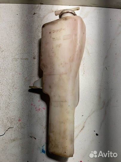 Бачок расширительный Mitsubishi Carisma рест. 2001