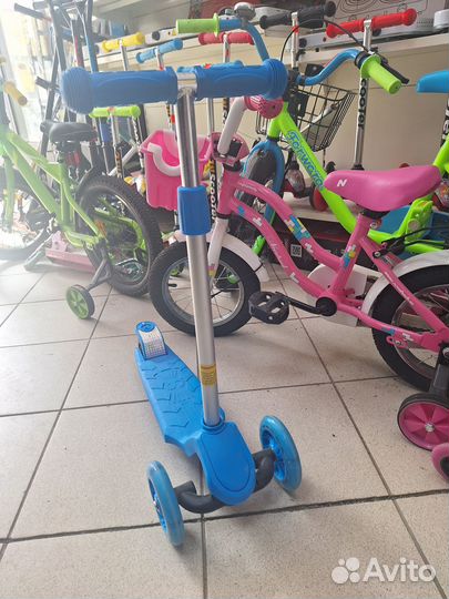 Самокат детский трехколесный новый