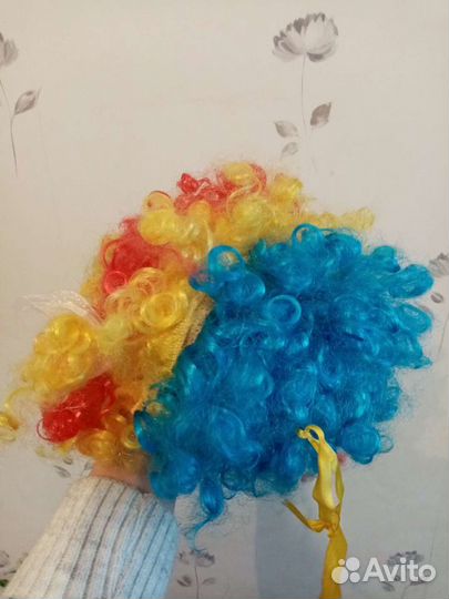 Парик клоуна