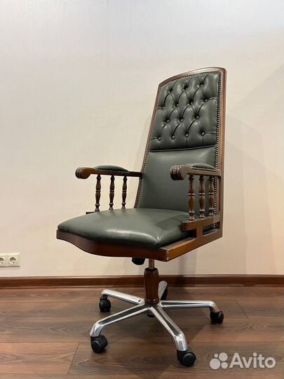 Кресло руководителя, офисное, банкира из 90х