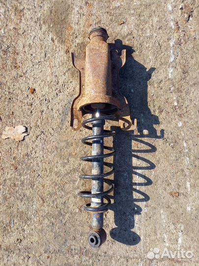 Крепление амортизатора заднее верхнее Opel Vectra