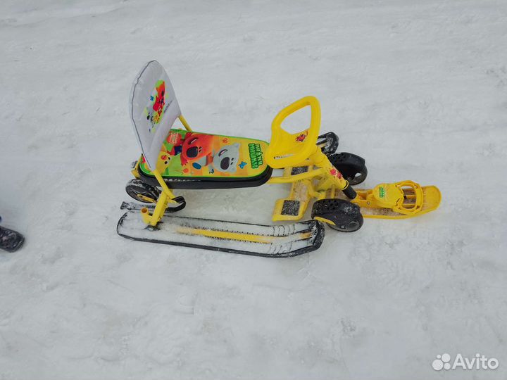 Детский снегокат с колесами