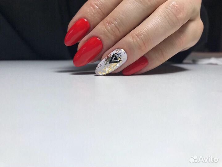 Маникюр, брови