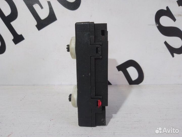 Блок управления дверью передний правый Skoda