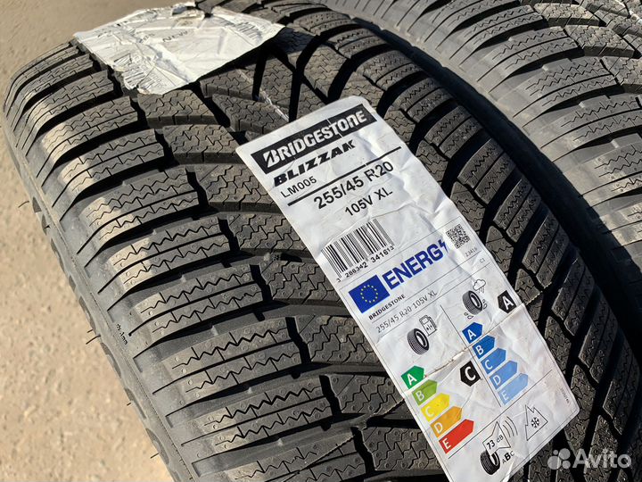 Bridgestone Blizzak LM-005 285/40 R20 и 255/45 R20