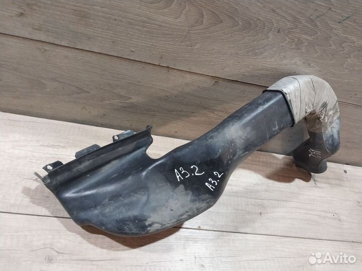 Воздухозаборник Audi A3 8L патрубок воздушного