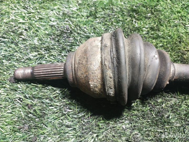 Привод передний левый Renault Logan