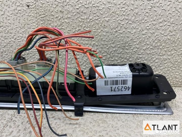 Блок упр. стеклоподьемниками передний правый jeep