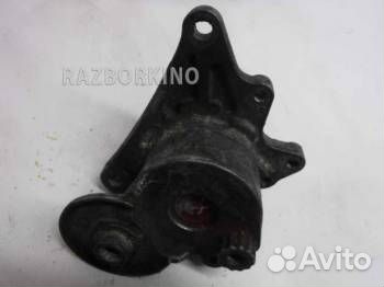 Натяжитель ремня Мерседес