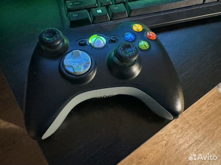 Xbox 360E, прошитый FreeBoot