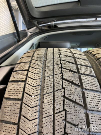 Bridgestone Blizzak VRX 235/45 R18 97
