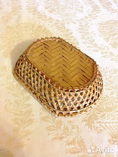 Плетеная сервировочная тарелка из соломки. Новая