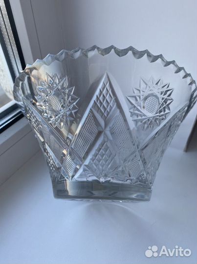 Ваза хрустальная
