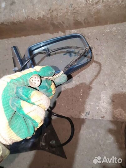 Зеркало боковое правое на вольво 740