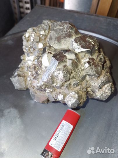 Друза пирита и др. камни и минералы