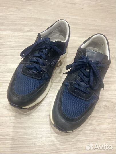 Кроссовки мужские 42 размер