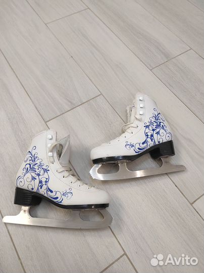 Коньки фигурные 33-34 р-р
