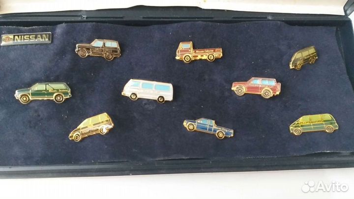 Редкий набор нагрудных значков Nissan