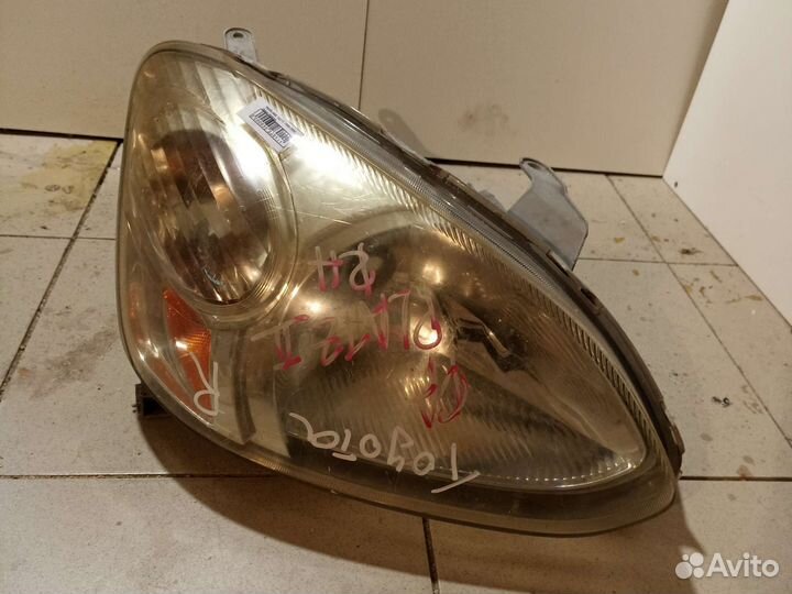 Фара Toyota Platz NCP12