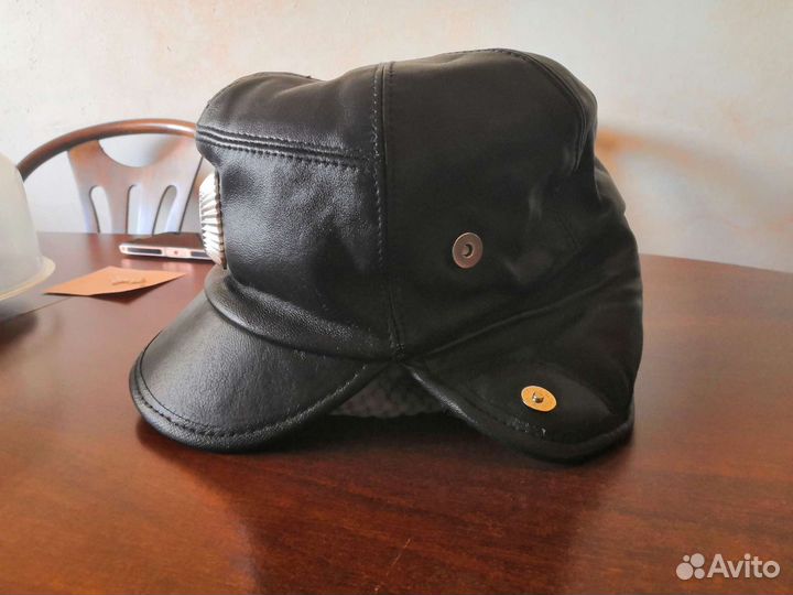 Мужская кожаная кепка