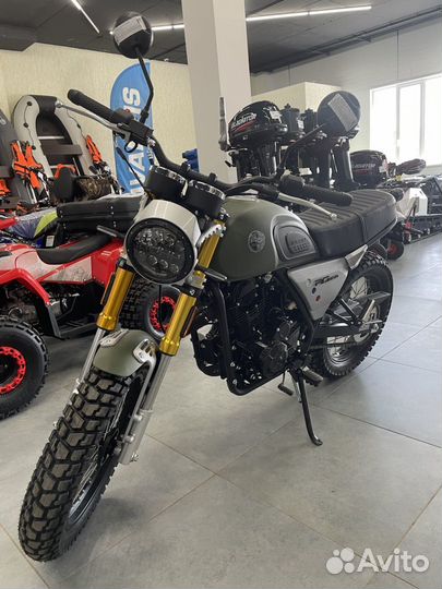 Мотоцикл Racer RC250CK triumph