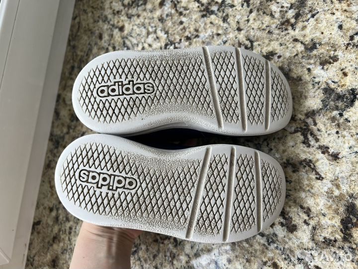 Кроссовки adidas 26 размер