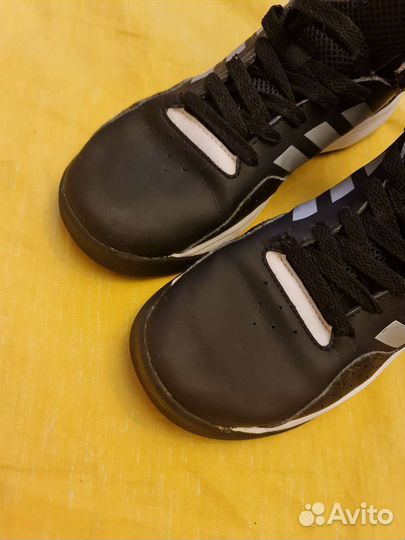 Кроссовки adidas