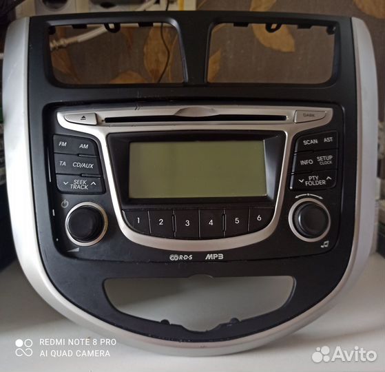 Штатная магнитола на Хюндай Солярис 1