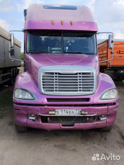 Freightliner CL120064ST с полуприцепом, 2004