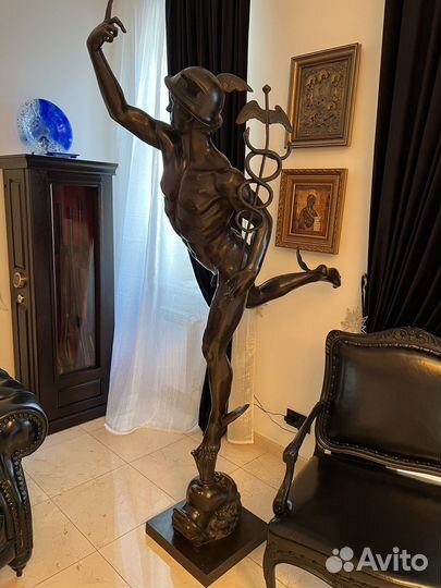 Статуя бронза
