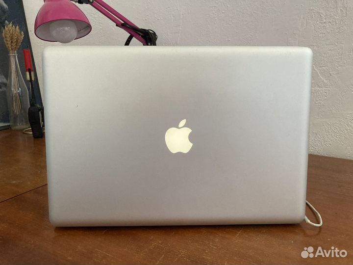 Apple MacBook Pro 15 (i7, 8 gb, SSD 256 gb)