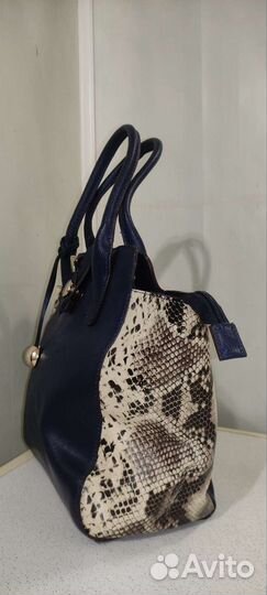 Красивая женская сумочка