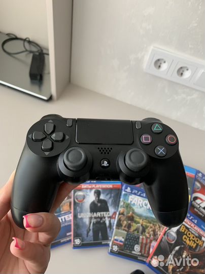 Sony playstation 4 PS4 pro 1tb с играми