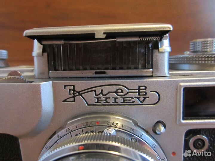 Два фотоаппарата киев СССР и кодак/мыльница