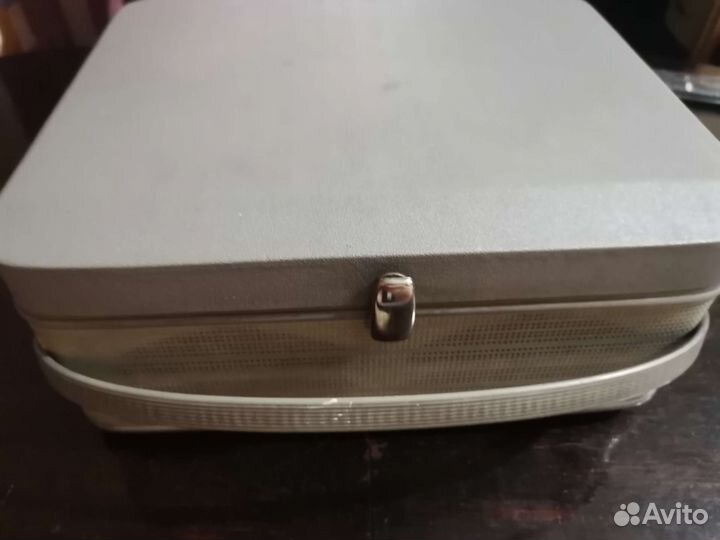 Катушечный магнитофон 