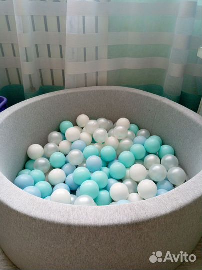 Бассейн с шариками