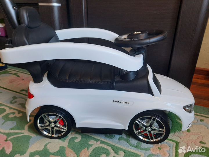 Машинка толокар с ручкой