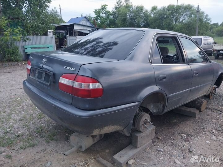 Toyota Corolla AE114 в разбор по запчастям