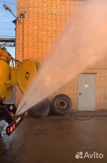 Каналопромывочная машина