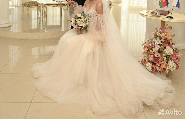 Свадебное платье