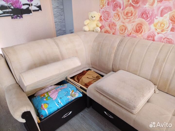 Угловой диван и кресло бу