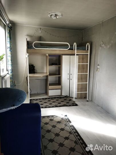 Кровать- чердак со встроенной мебелью