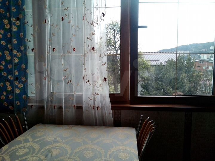 7-к. квартира, 200 м², 1/2 эт.