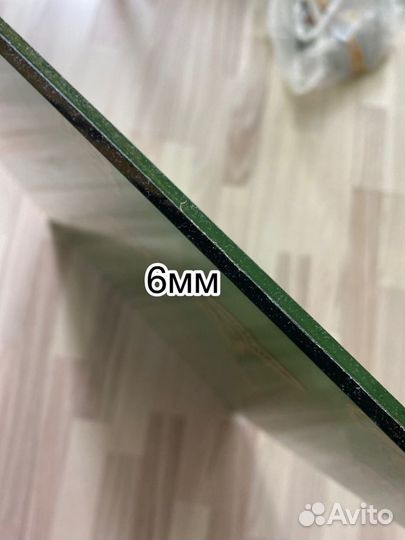 Декоративное стекло темно-зеленое