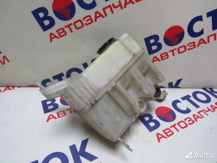 Бачок омывателя toyota liteace noah CR42V, SR50G