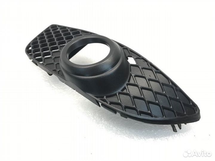 Накладка противотуманной фары левая Mitsubishi